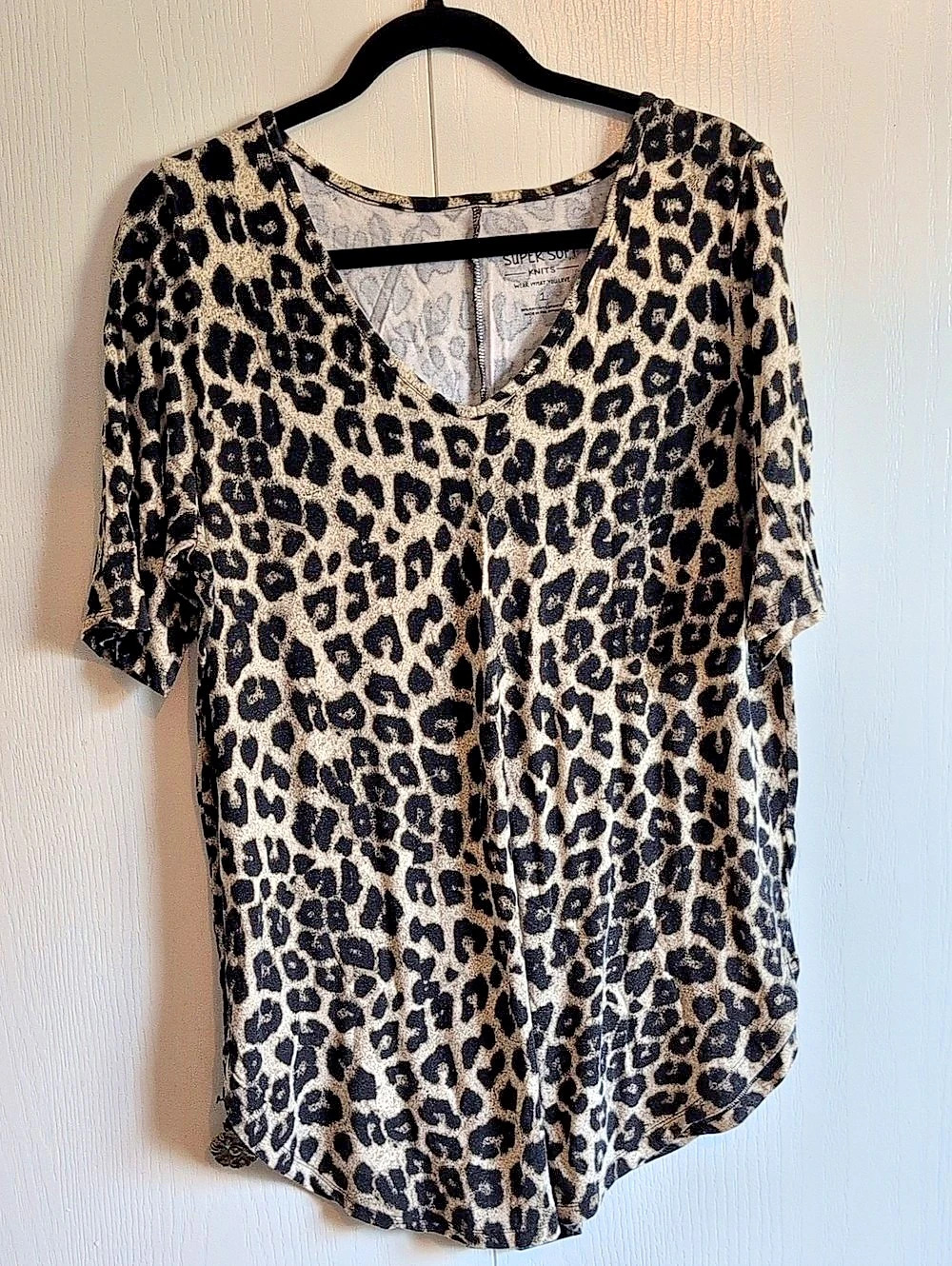 Torrid Super Soft V-Neck Tee Leopard Print Brown & Black Size 1
